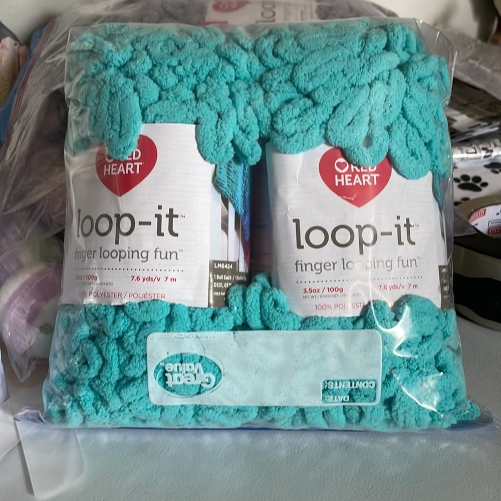 RED Heart Loop It - Everybody in the Pool